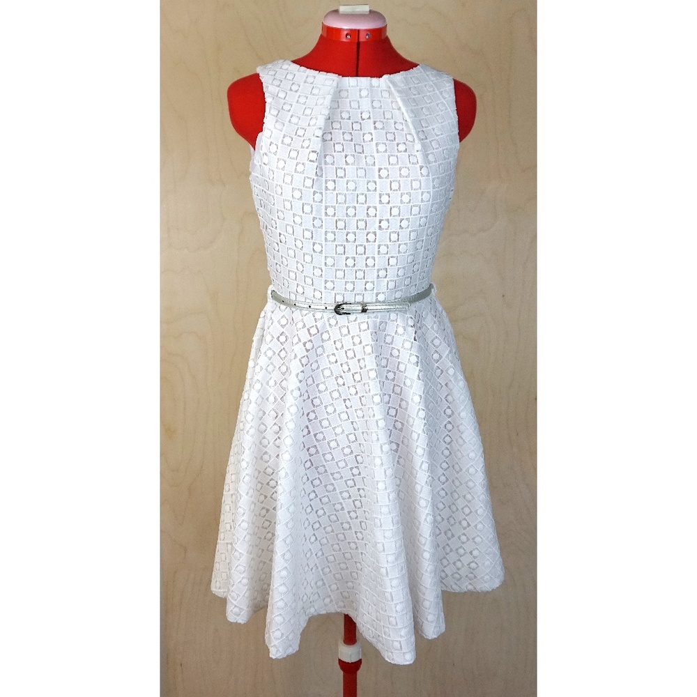 Closet London White Lace Skater Dress with Silver Belt